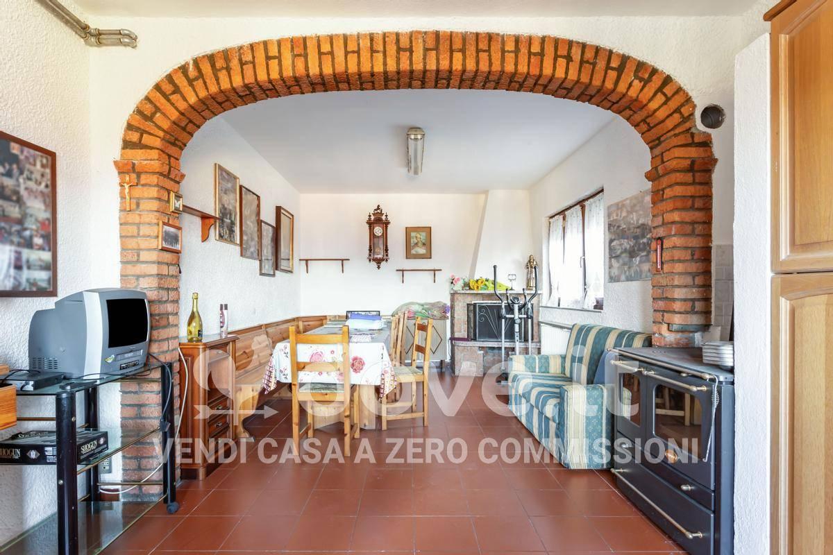Casa indipendente in vendita a Cadegliano Viconago