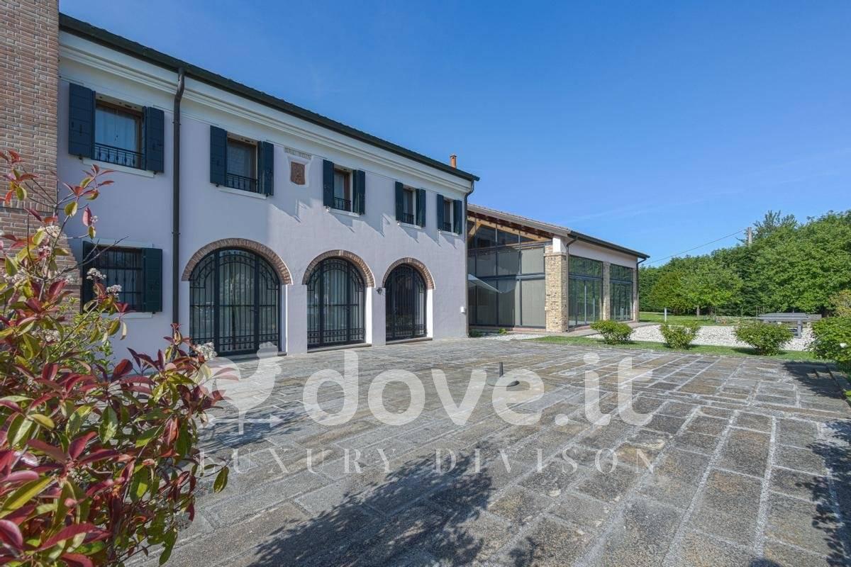 Villa in vendita a Correzzola
