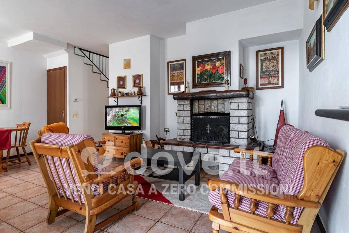 Villa a schiera in vendita a Esino Lario