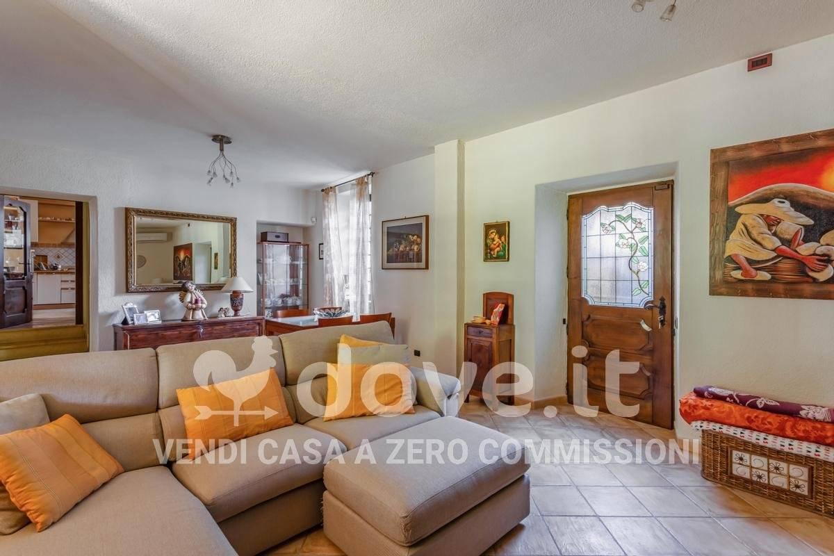Villa in vendita a Mesenzana