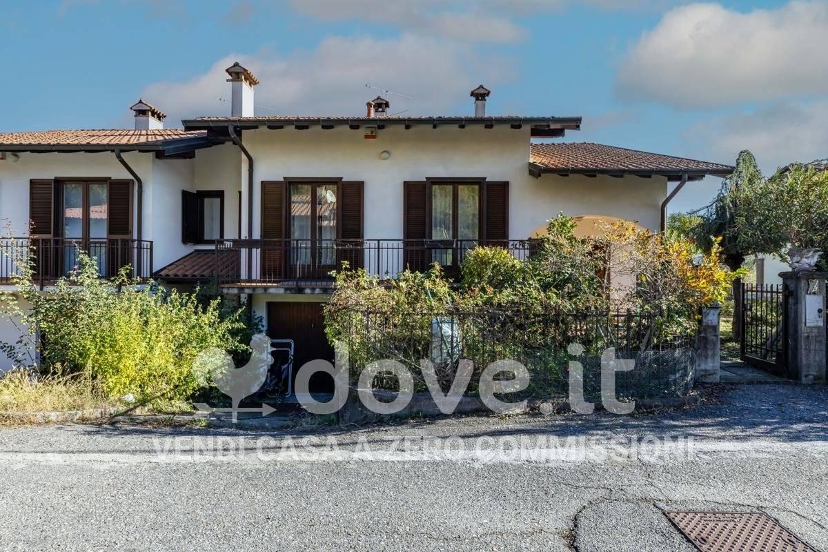 Villa in vendita a Caravate