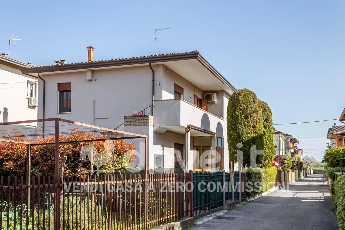 Casa indipendente in vendita a Selvazzano Dentro