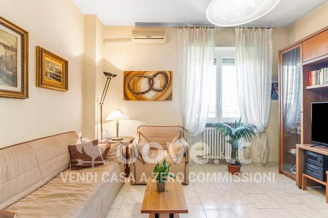 2-room flat in Via Arrigo Boito 1, Rho - Photo 1