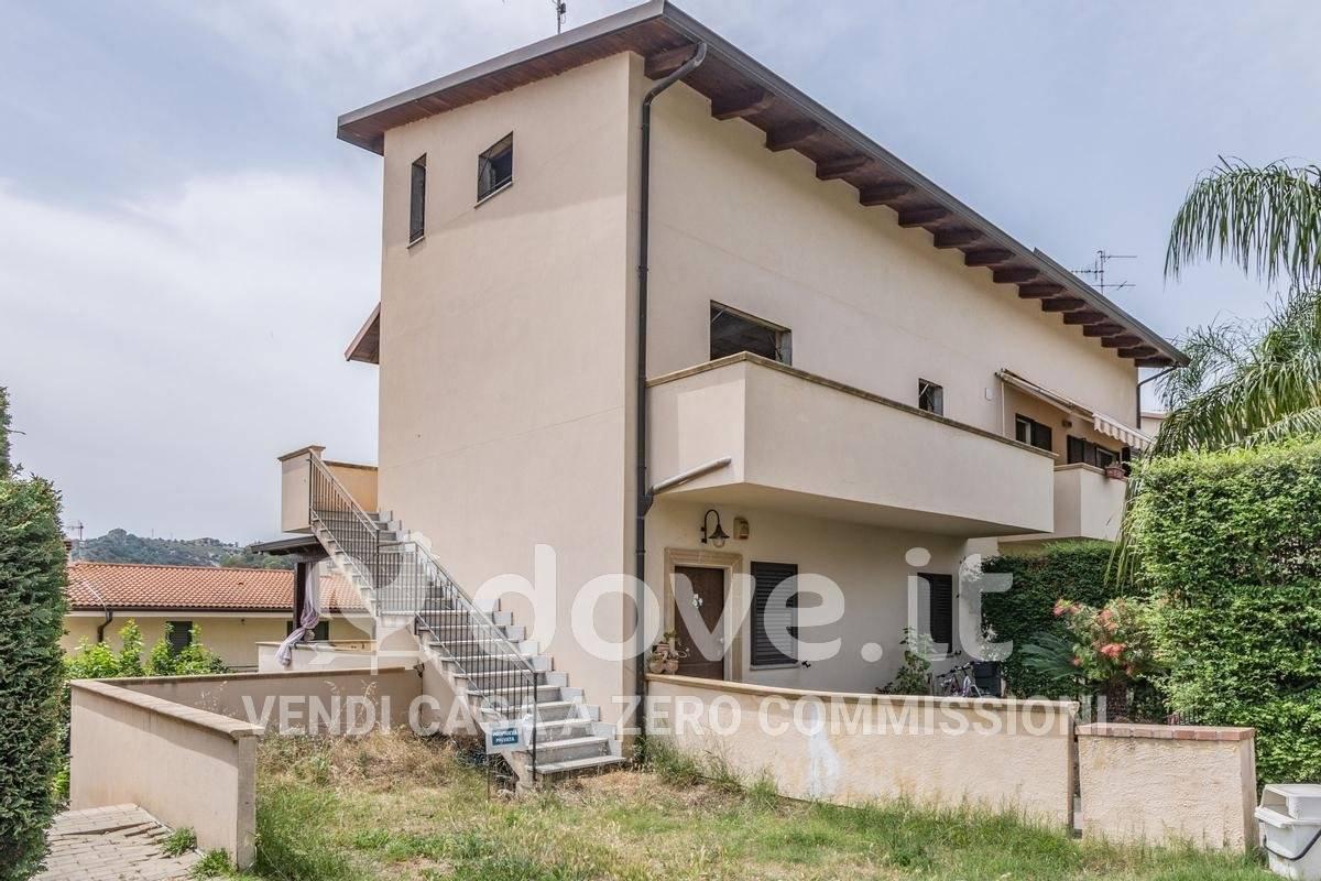 Villa a schiera in vendita a Roccella Ionica