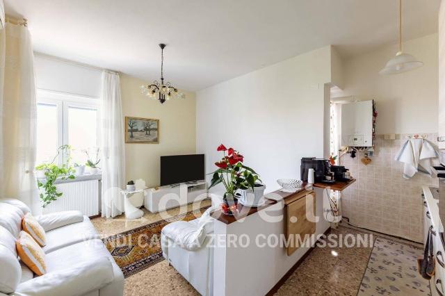 3-room flat in Piazza San Pietro 22, Solaro - Photo 1