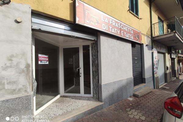Negozio in Via Napoli 75/75a, Lariano, {3} - Foto 2