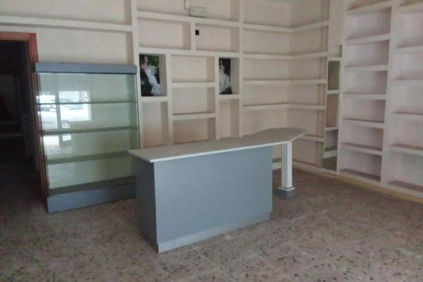 Negozio in Via Romagna 15, Taranto, {3} - Foto 2