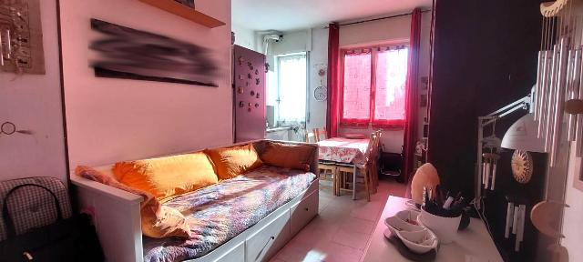 2-room flat in Via Giuseppe Garibaldi 52, Bollate - Photo 1