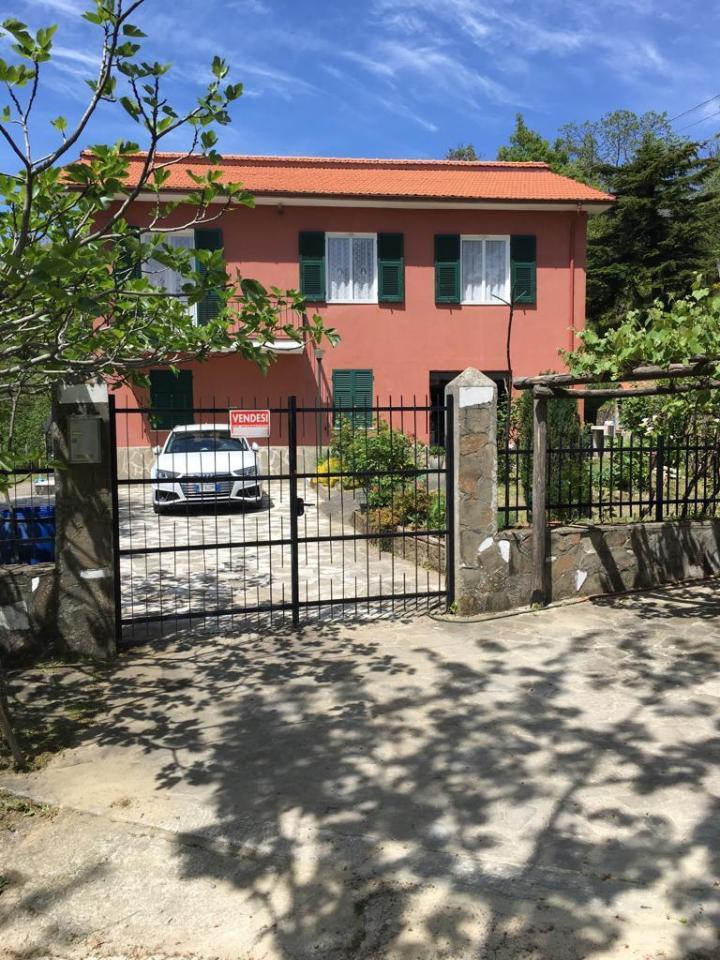 Villa a schiera in vendita a Varese Ligure