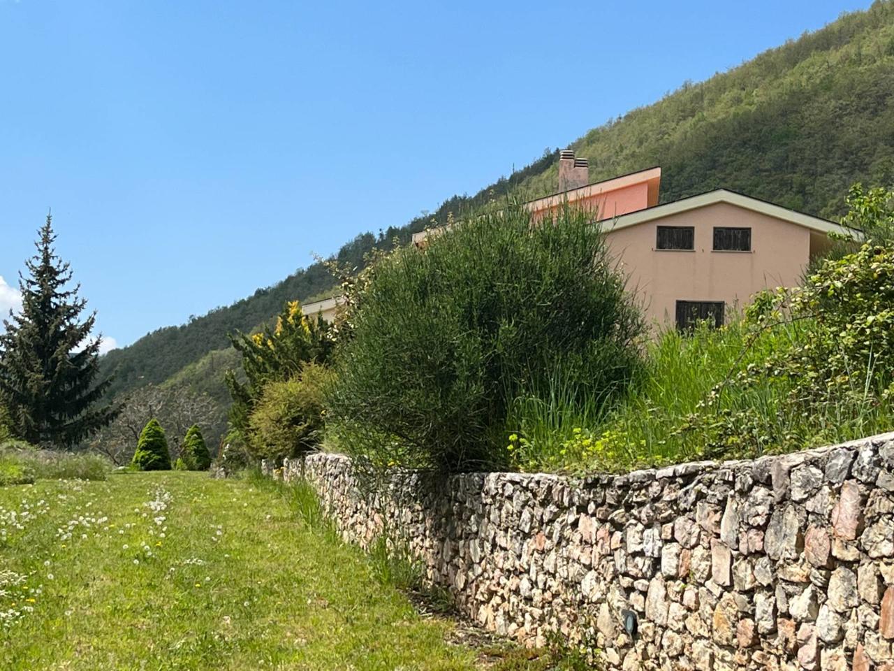 Villa in vendita a Vallo Di Nera
