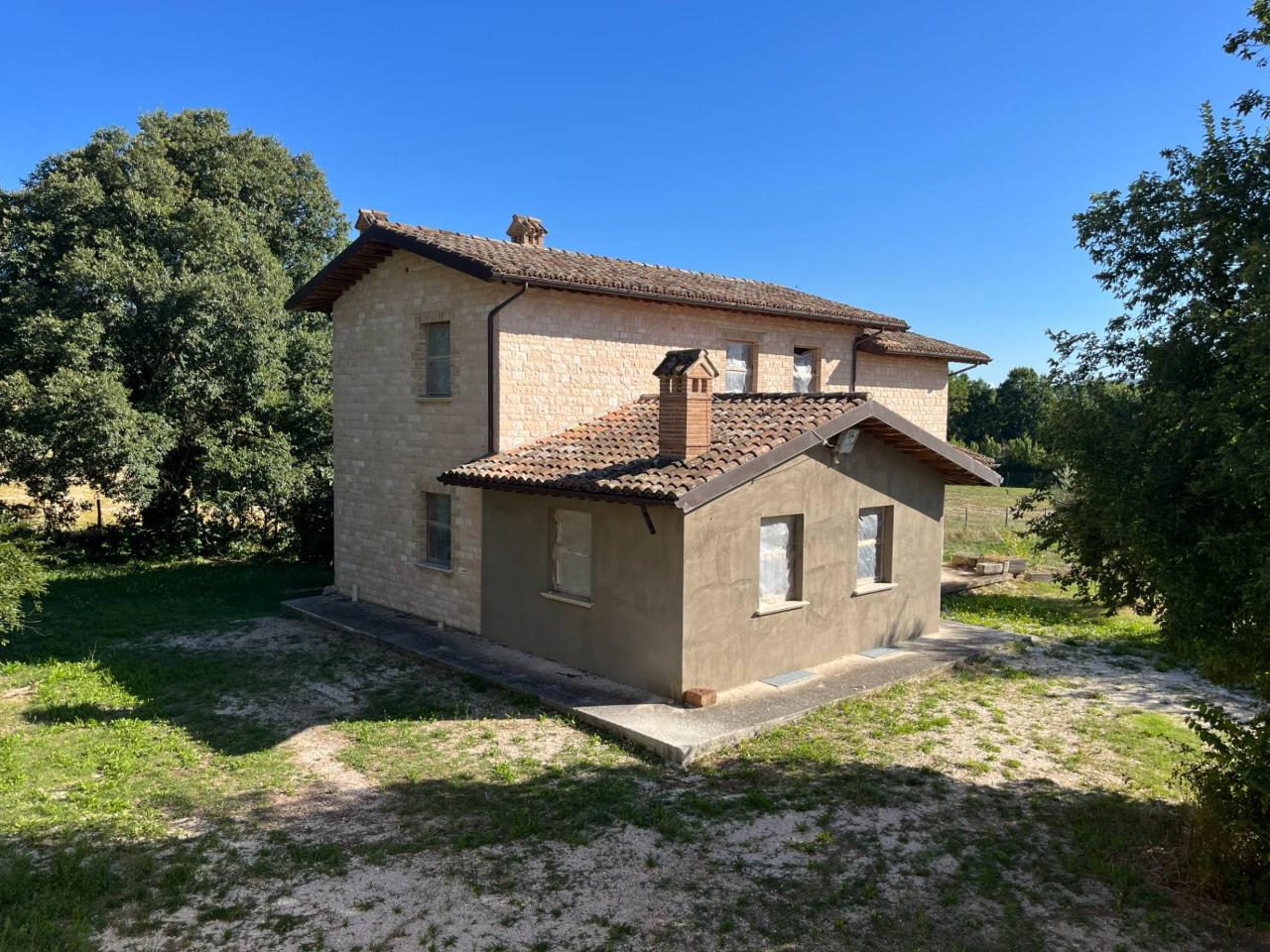 Villa in vendita a Gualdo Tadino