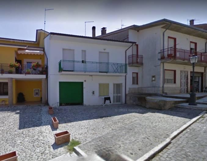 Casa indipendente in vendita a Castel Baronia