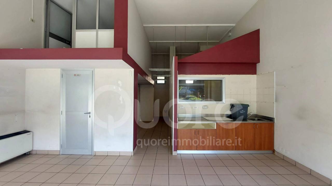 Negozio in Via Sabbadini 17, Udine, {3} - Foto 2