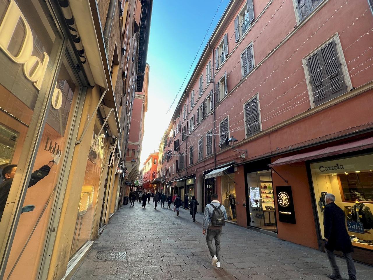 Negozio in Via d'Azeglio, Bologna, {3} - Foto 1