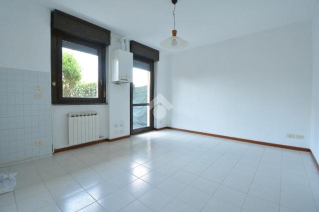 2-room flat in Via Giorgio Ambrosoli 4, Cornate d'Adda - Photo 1