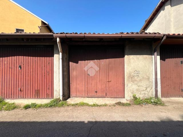 Garage or car box in Via l. Ripamonti 24, Busnago - Photo 1