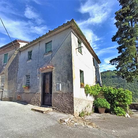 Semi-detached house in I Campitello 55100, Lucca - Photo 1