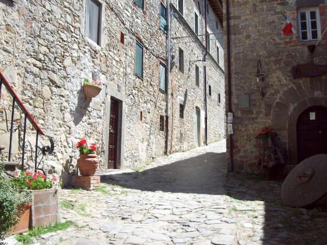 Attached house, Pescaglia - Photo 1