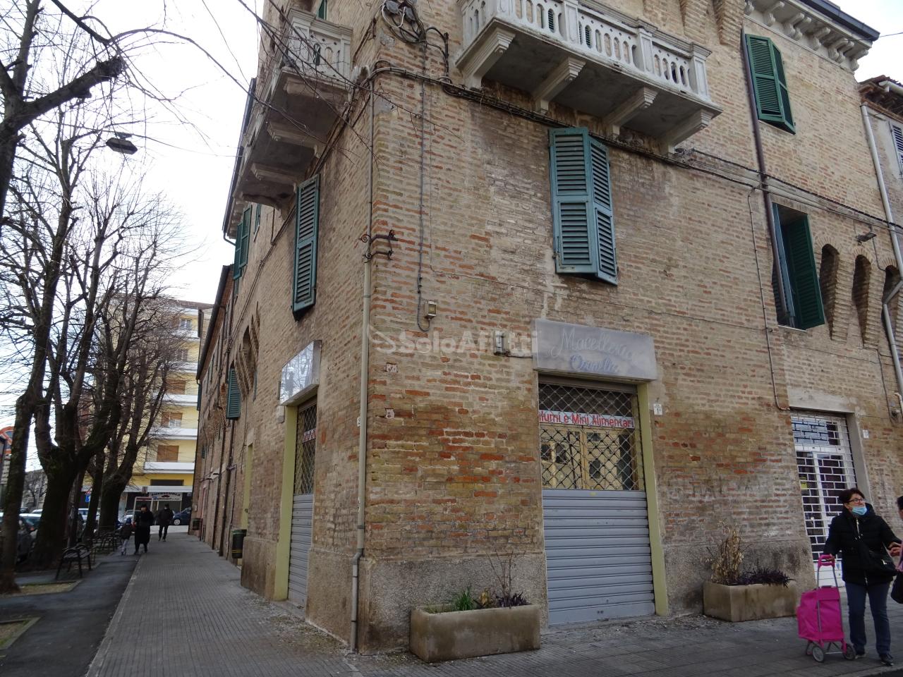 Negozio in , Falconara Marittima, {3} - Foto 1
