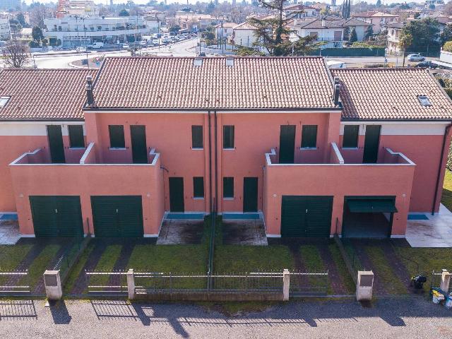 Detached house in Via San Pio X, Castelfranco Veneto - Photo 1