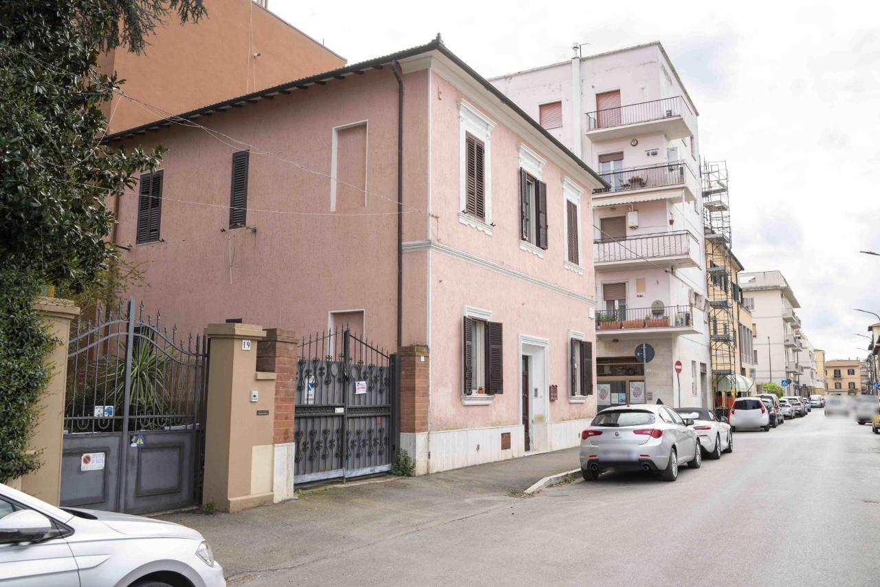 Villa bifamiliare in vendita a Grosseto
