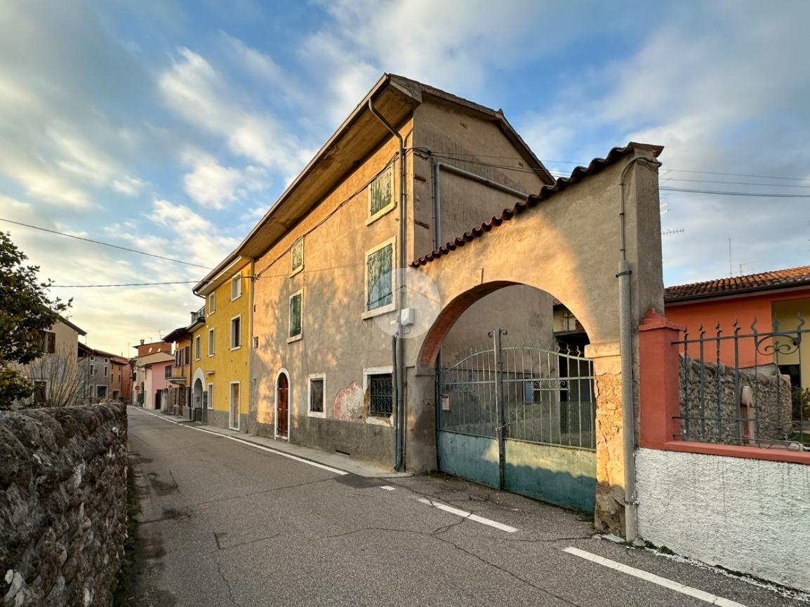 Casa indipendente in vendita a Pescantina