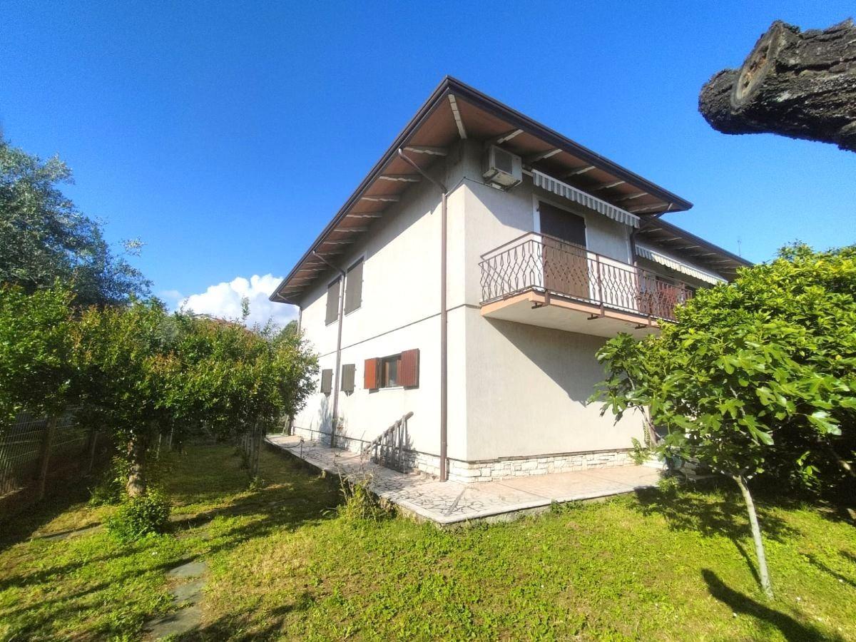 casa indipendente in vendita a Carrara in zona Sant'Antonio