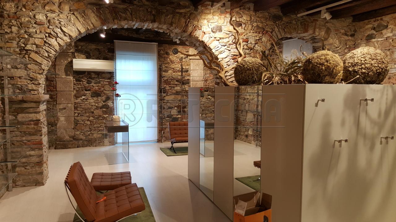 Palazzina commerciale in , Valdagno, {3} - Foto 2