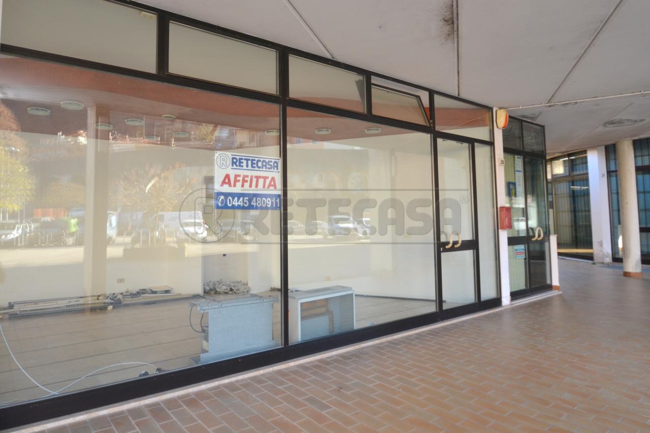 Palazzina commerciale in , Valdagno, {3} - Foto 2