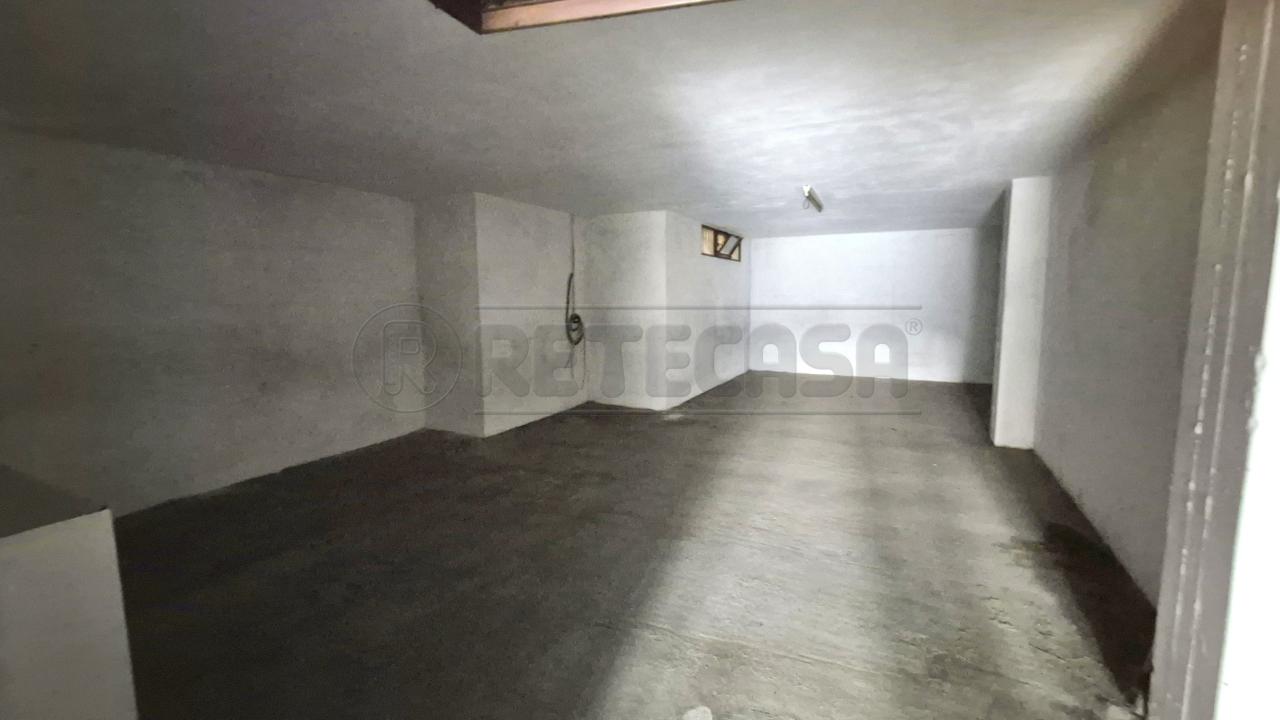 Parcheggio chiuso in , Valdagno, {3} - Foto 1