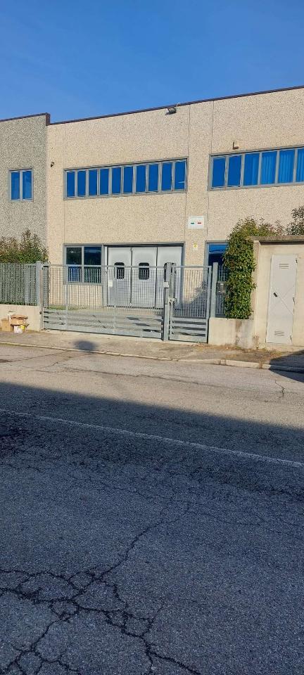 Capannone in Via Berna 4, Verdellino, {3} - Foto 1