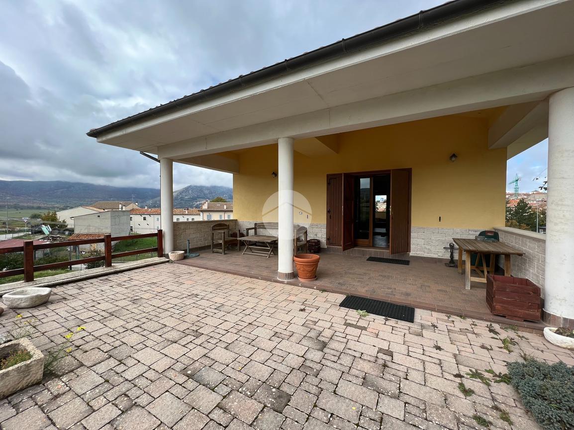 Villa in vendita a Rocca Di Mezzo
