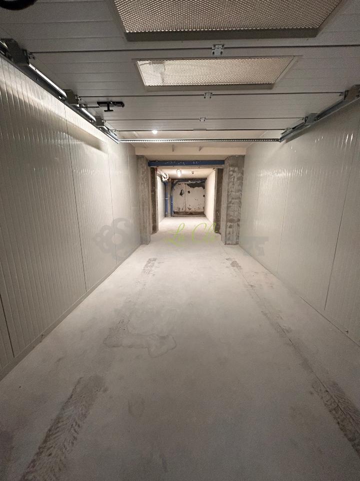 Parcheggio chiuso in Via Circonvallazione 53, Courmayeur, {3} - Foto 2
