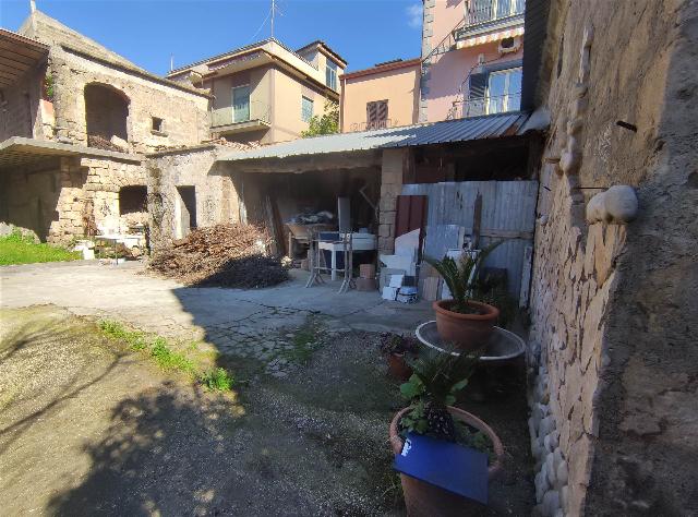 Detached house in Via Casamasella, Caserta - Photo 1