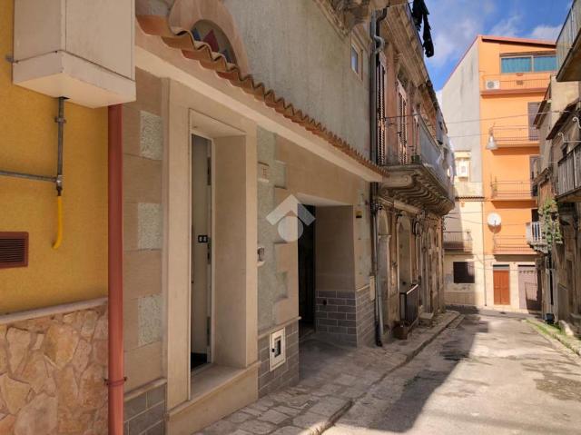 Einfamilienhaus in Via Generale Cartia 13, Ragusa - Foto 1