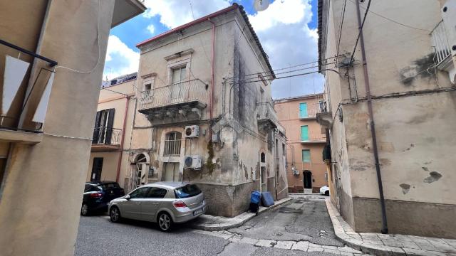 Casa indipendente in Via Monsignor Vincenzo Nobile 64, Ragusa - Foto 1