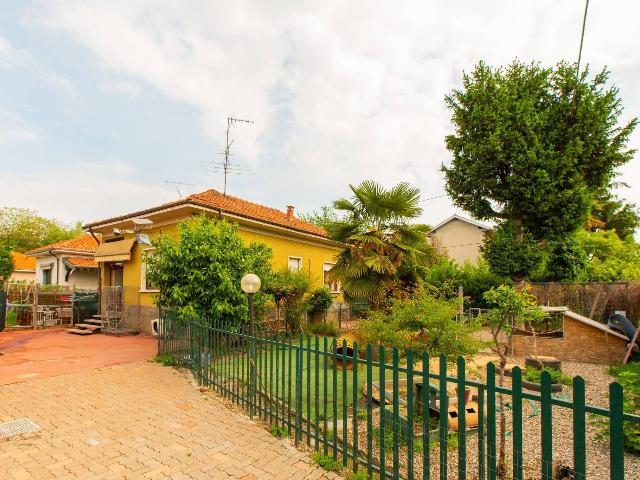 Villa in Via Quintino Sella 153, Busto Arsizio - Foto 1