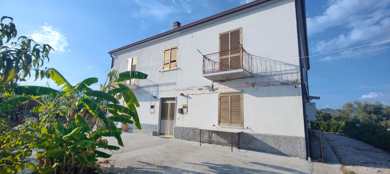 Terratetto plurifamiliare in vendita a Castelnuovo Cilento