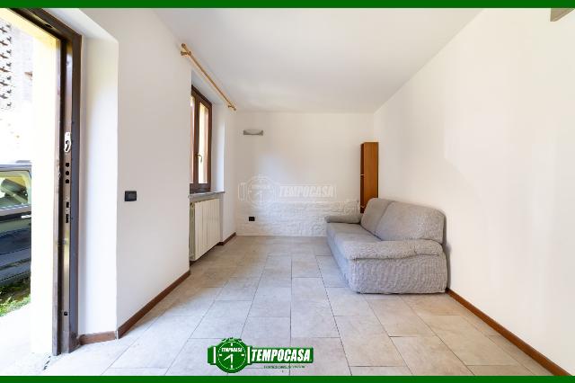 2-room flat in Via Luigi Besana 14, Cavenago di Brianza - Photo 1