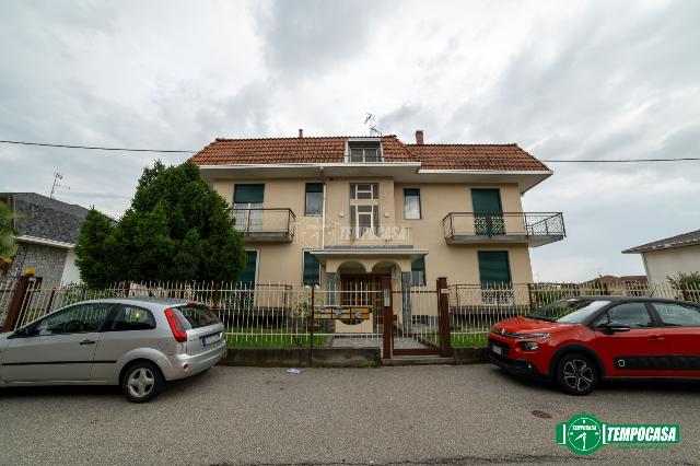 2-room flat, Borgomanero - Photo 1