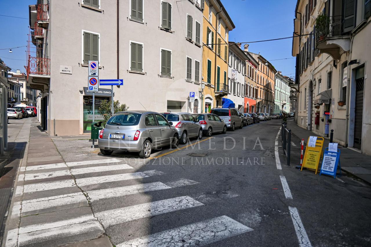 Palazzina commerciale in Via Moretto, Brescia, {3} - Foto 2