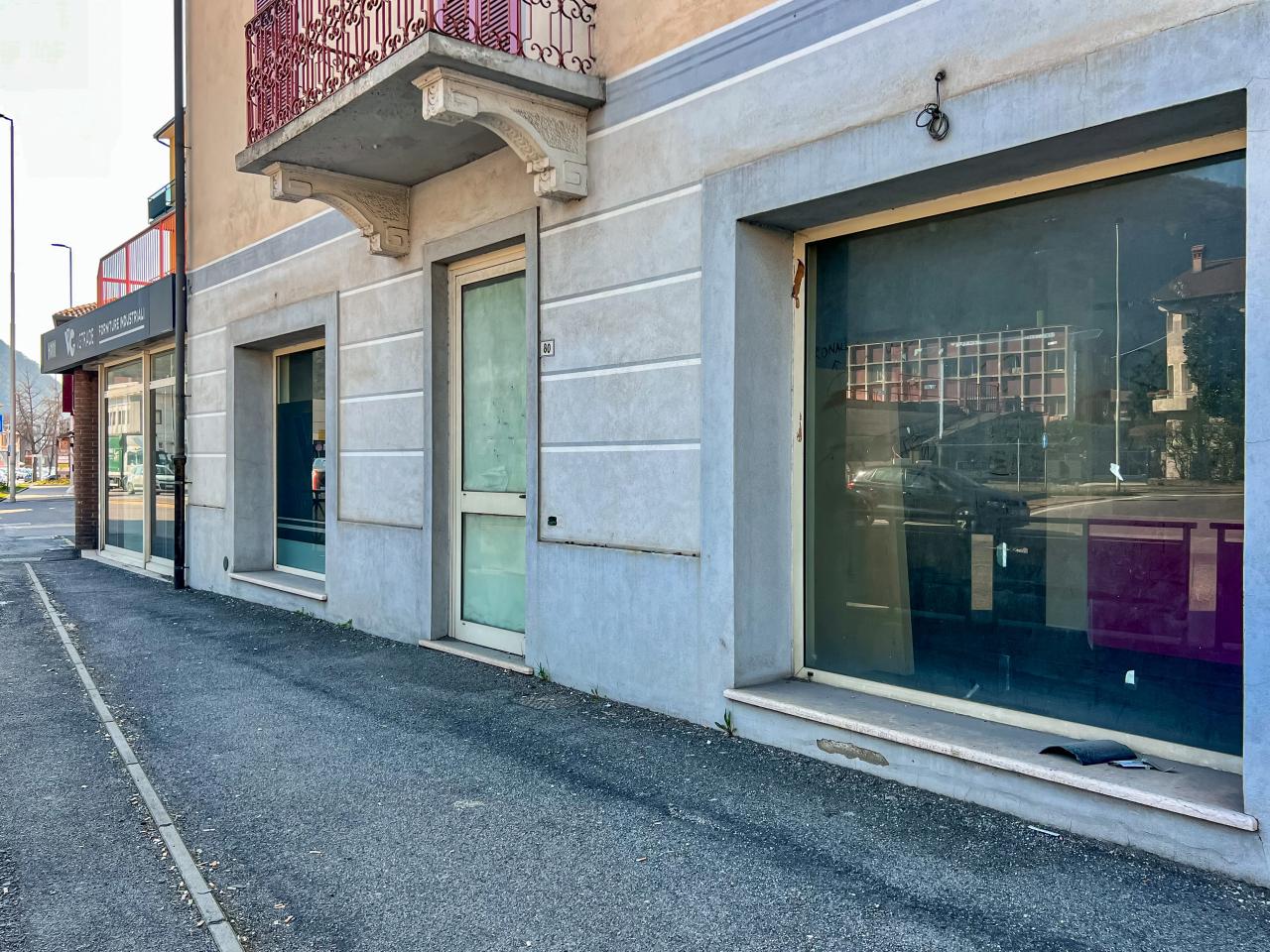 Palazzina commerciale in Piazzale Europa  79, Sarezzo, {3} - Foto 1