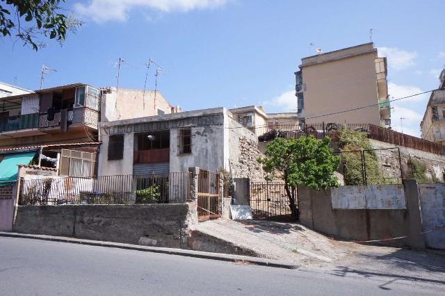 Warenlager in Via del Santo 66, Messina - Foto 1