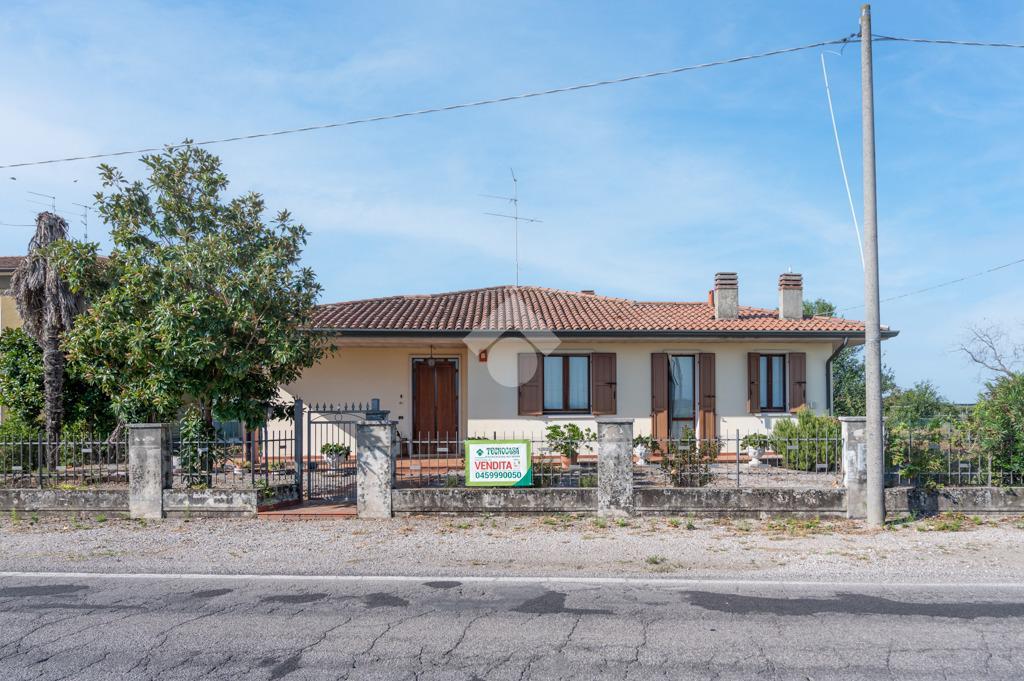 Villa in vendita a Villafranca Di Verona