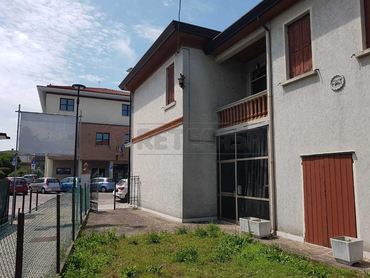 Palazzina commerciale in Piazza IV Novembre 18, Martellago, {3} - Foto 2