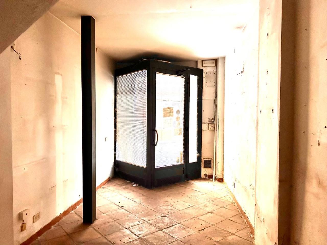 Negozio in dei Rossi, Siena, {3} - Foto 1