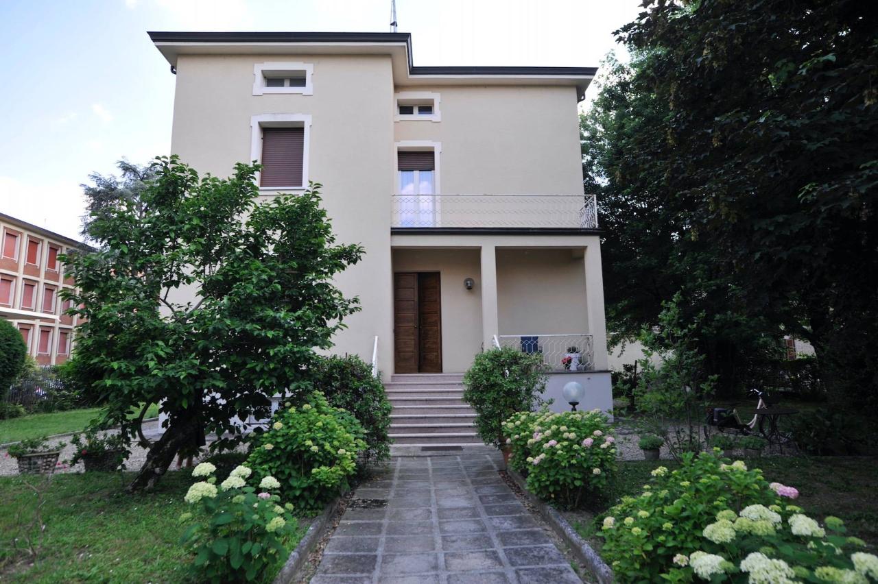 Villa in vendita a Fidenza