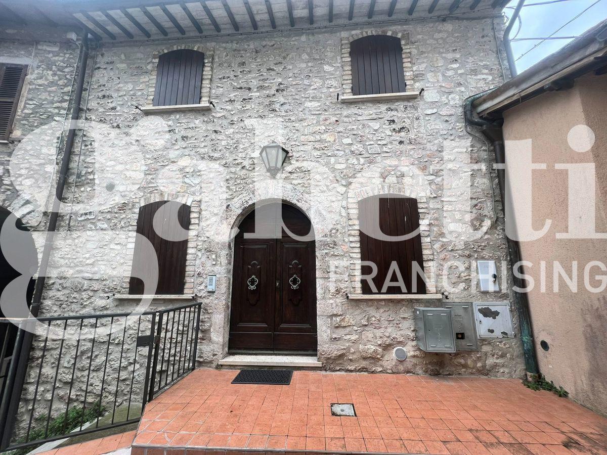 Villa in vendita a Sant'Anatolia Di Narco