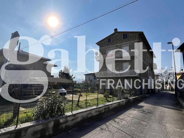 Apartament in {3}, San Martino, Via Clitunno 1 - Photo 1