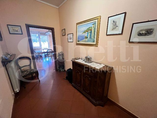 4-room flat in {3}, - Photo 1